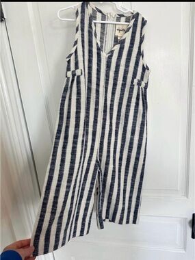 Vignette girls size 7 Navy & White Striped Sleeveless Jumpsuit